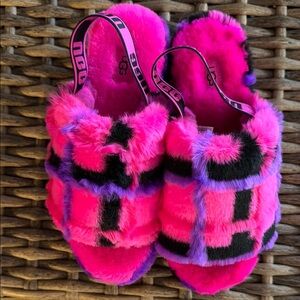 UGG Pink and Black Fluffy Slippers NWOT
